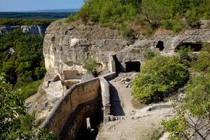 ver en el ciudad de las cavernas chufut-kale cerca bakhchisarai ciudad en el Crimea foto