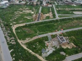 aéreo ver de dha fase-6, principal cuadrado, un pequeño pueblo en 2023-07-18 en lahore Pakistán. foto