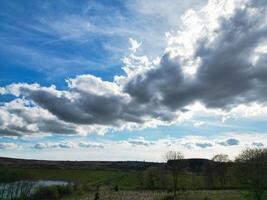 alto ángulo ver de más hermosa británico paisaje a redmire agua embalses terminado colinas de Sheffield ciudad de Inglaterra unido Reino, abril 30, 2024 foto