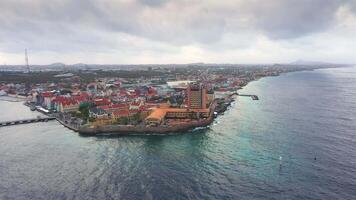 aéreo Visão sobre centro da cidade willemstad - Curaçao - caribe mar video