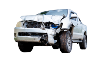 voorkant van grijs of bronzen oppakken auto krijgen beschadigd door ongeluk Aan de weg. beschadigd auto's na botsing. geïsoleerd Aan transparant achtergrond, het dossier png