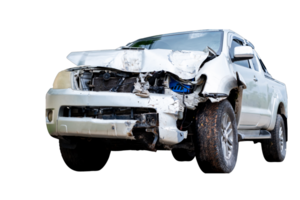 frente de gris o bronce recoger coche obtener dañado por accidente en el la carretera. dañado carros después colisión. aislado en transparente fondo, archivo png