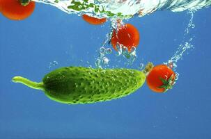 verduras en agua foto