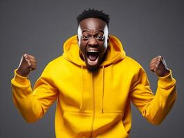 africano hombre vestido en ropa de deporte claramente activo y lleno de energía foto