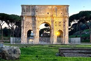 Arch of Constantine in Rome, at the sunset photo