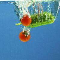 verduras en agua foto
