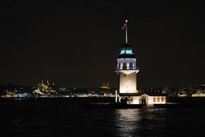 doncellas torre en Estanbul, turkiye foto