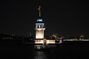 doncellas torre en Estanbul, turkiye foto