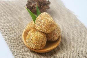 Close up photo of an Indonesian specialty called Onde Onde