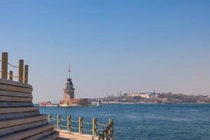 kiz kulesi o de doncella torre con paisaje urbano de Estanbul. foto