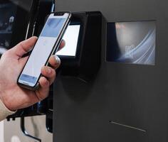 Mobile payment at a contactless terminal photo