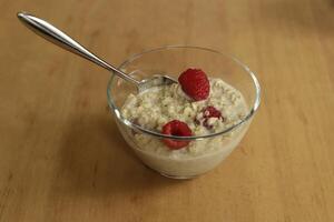 raspberry oatmeal porridge photo