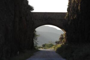 antiguo ferrocarril, ahora un caminando camino en el almanzora valle, España foto