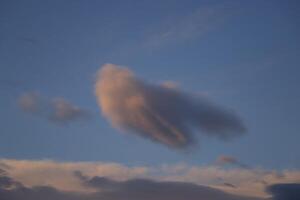 nubes al atardecer foto