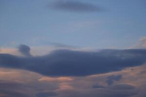 nubes al atardecer foto