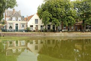 spaarndam, un bonito pueblo situado en el Spaarne río y un lago. el Cerraduras son característica de esta lugar., el Países Bajos foto