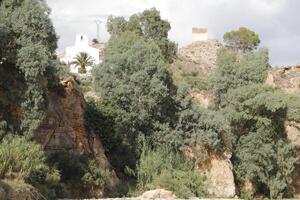 ambiente alrededor el Papa Noel Bárbara puente, almeria foto