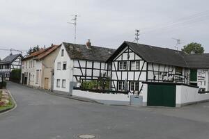 pueblo heidersheim con medio enmaderado casas foto