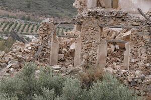 ruins of an old house photo