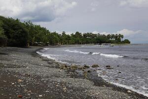 playa en el norte Oeste lado de bali foto