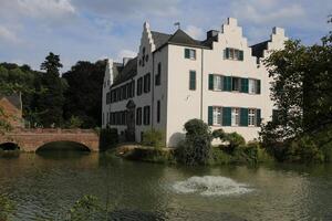 Burg Heimerzheim in Swisttal photo