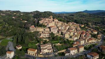 casale Marittimo Toscana Italia aereo Visualizza con fuco video