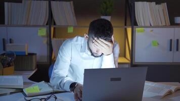 stressant et difficile travail nuit. video