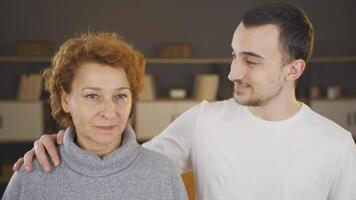 portrait de mère et fils Bonheur. video