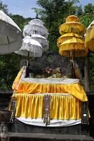 adornos a balinés hindi templo foto