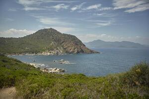 bahía natural en el mediterráneo. foto