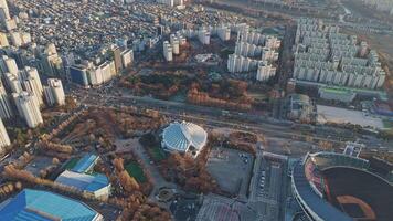 Seoul, Süd Korea - - Januar 24, 2024. Seouls Bezirke architektonisch Schönheit und Wohn Komfort Seouls Bezirke Harmonie von Tradition und Süd Koreas Modernität. Leben Qualität im Seouls video