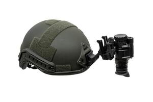 noche visión dispositivo adjunto a el casco. un especial dispositivo para observando en el oscuro. equipo para el militar, policía y especial efectivo. aislar en un blanco antecedentes. foto