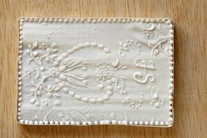 texture models and piping work for wedding cake decoration photo