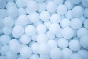 muchos azul el plastico pelotas para seco piscina. foto