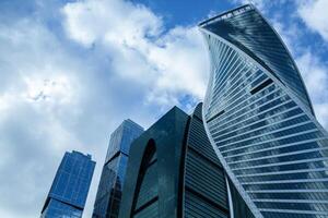 detalle azul vaso edificio antecedentes con nube cielo foto