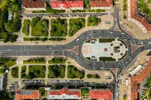 parte superior ver de victoria cuadrado en minsk.a vista de pájaro ver de el ciudad de minsk y victoria plaza.belarús. foto