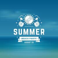verano playa fiesta etiqueta o Insignia tipografía eslogan diseño vector