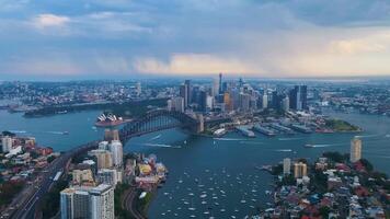 lento movimento Alto ângulo do a surpreendente cidade do Sydney video