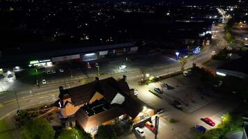 alto angolo Visualizza di illuminato Chesterfield città di Inghilterra UK durante notte. aprile 30, 2024 video