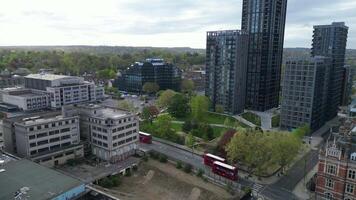 linda Alto ângulo Visão do edifícios às central oeste croydon Londres cidade do Inglaterra Reino Unido. abril 24, 2024 video