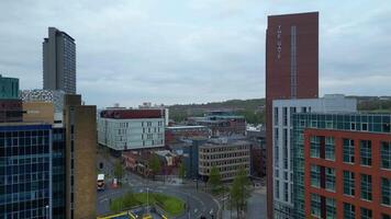hoch Winkel Aussicht von historisch Sheffield Stadt welche ist gelegen beim Englisch Bezirk von Süd Yorkshire vereinigt Königreich. kann 5., 2024 video