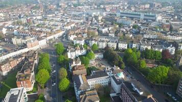 hoog hoek beeldmateriaal van centraal Eastbourne stad van Engeland, Verenigde koninkrijk. mei 10e, 2024 video