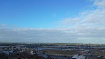 aérien vue de les quais et les ports plus de rivière Tamise à Tilbury ville de Angleterre uni Royaume. avril 20e, 2024 video