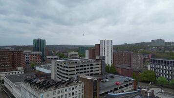 alto ángulo ver de histórico Sheffield ciudad cuales es situado a Inglés condado de sur Yorkshire unido Reino. mayo 5to, 2024 video