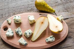 blue cheese with pears photo