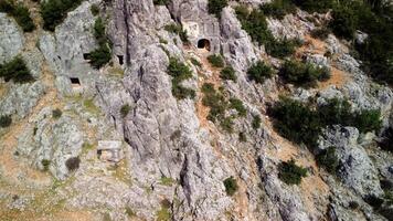 explorar tumba, antiguo, arqueología sitio revelador historia y cultura. de tumba, antiguo, arqueología restos, viaje a descubrir perdido arquitectura. imágenes capturas tumba, arqueología, sarcófago video