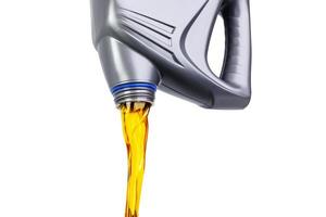 Pour engine oil, car, automotive maintenance, transportation Lubricant industry - clipping path photo