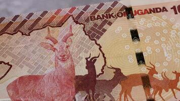 1000 ugandan Schilling National Währung Geld legal zärtlich Rechnung zentral Bank 4 video