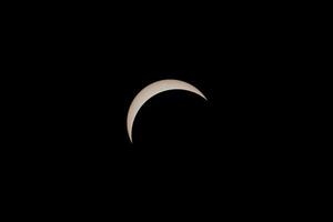 total solar eclipse - Luna terminado Dom antes de totalidad foto