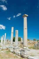 pintoresco restos de el antiguo ciudad de perge en pavo. perge abierto aire museo. foto